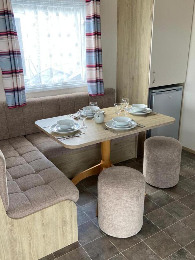 Lizard ,Mullion Holiday Caravan Extérieur photo